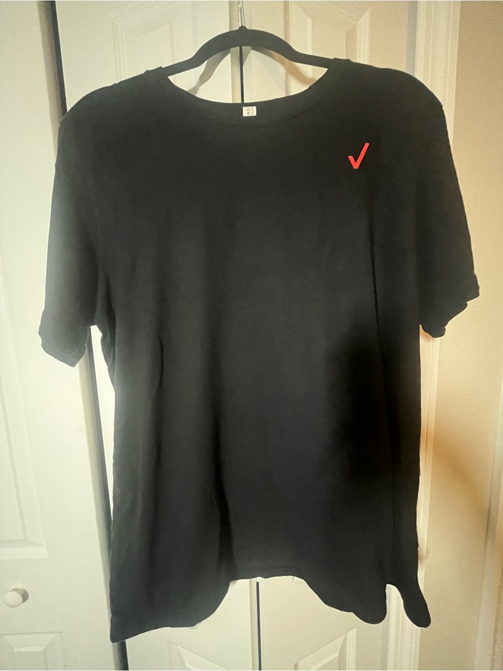 Men’s Verizon logo t-shirt in black. Size XL, 100% cotton